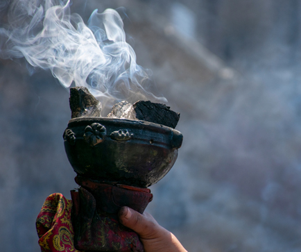  סדנת "העשנים הקדושים"